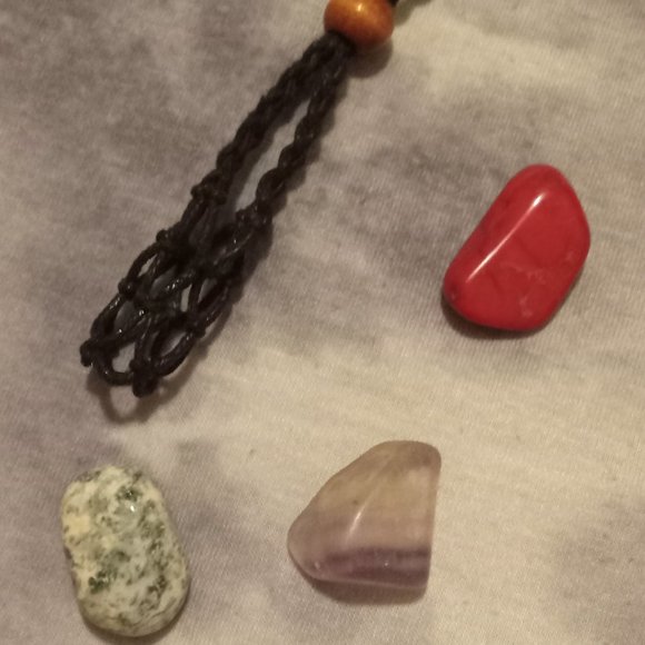 Macrame Interchangeable Stone Pouch Necklace - Picture 4 of 10